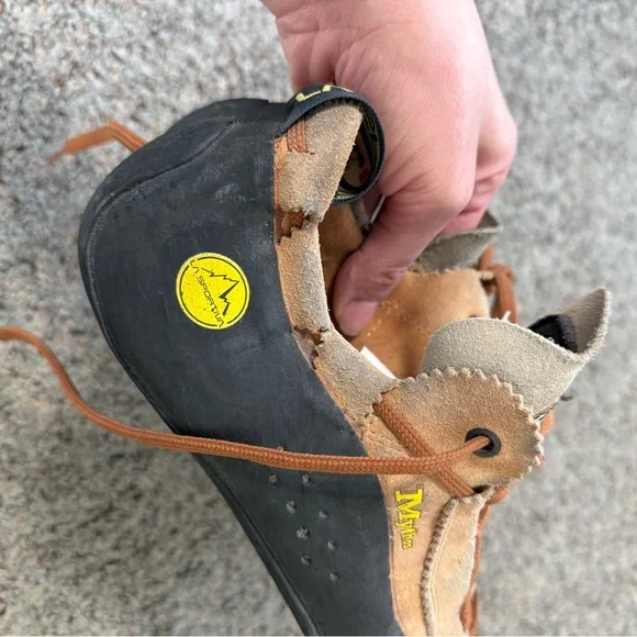 La Sportiva MythosClimbing Shoes 41